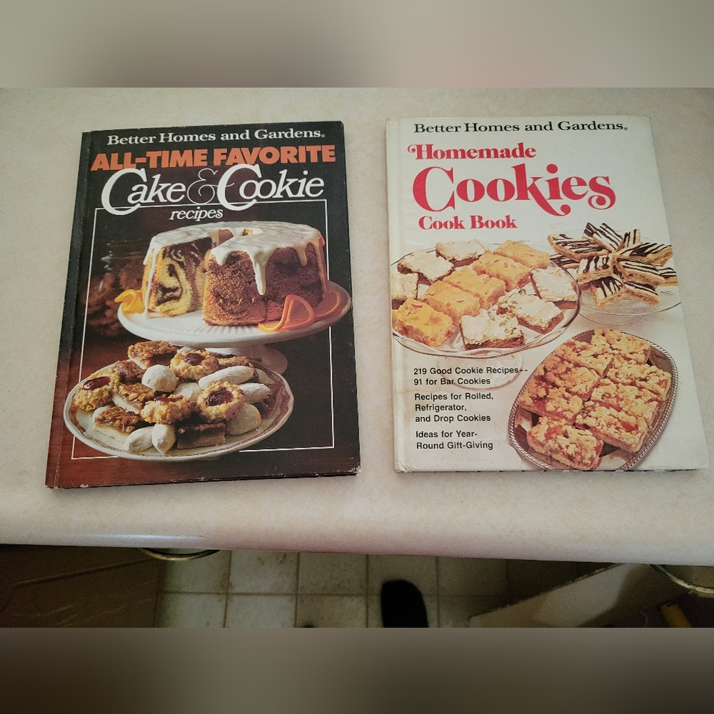 Vintage Cook Books - Picture 4 of 4